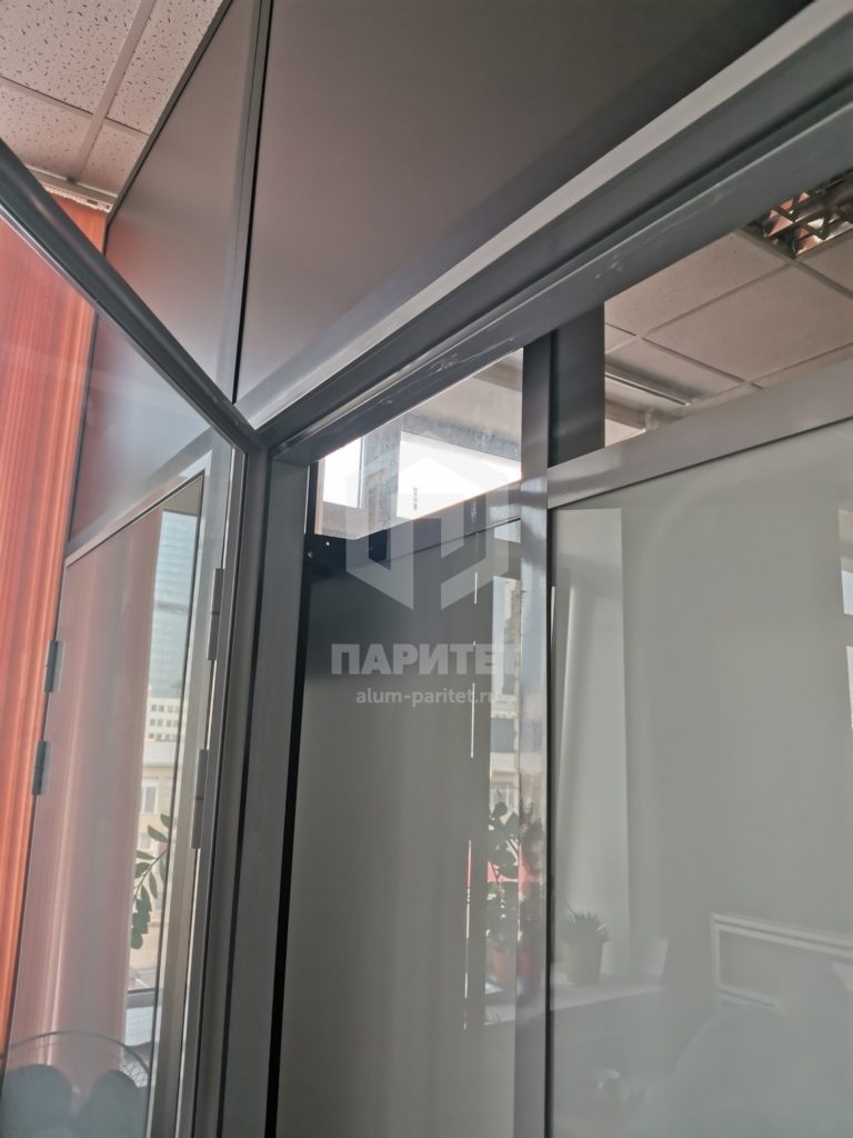 Алюминиевые стеклянные двери межкомнатные